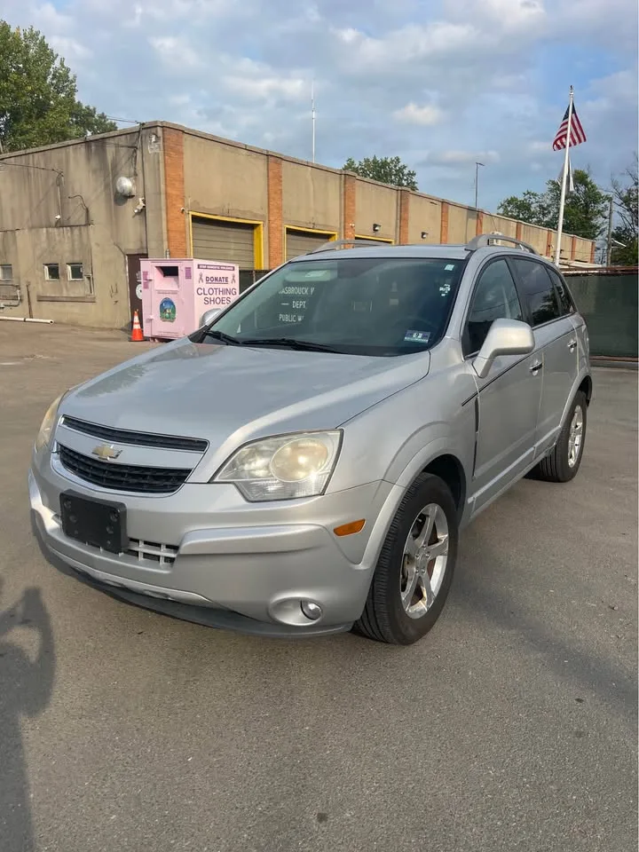 2012 Chevrolet Captiva · LTZ Sport Utility 4D image indicator(4)