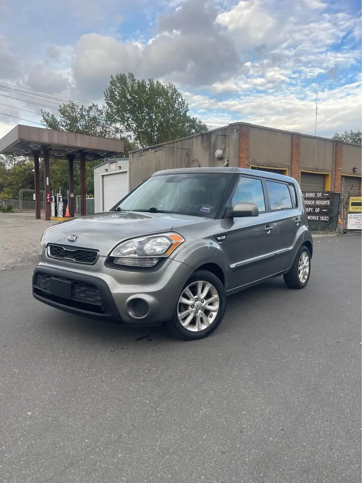 2013 Kia Soul · Wagon 4D image indicator(2)