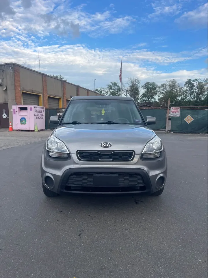 2013 Kia Soul · Wagon 4D image indicator(3)