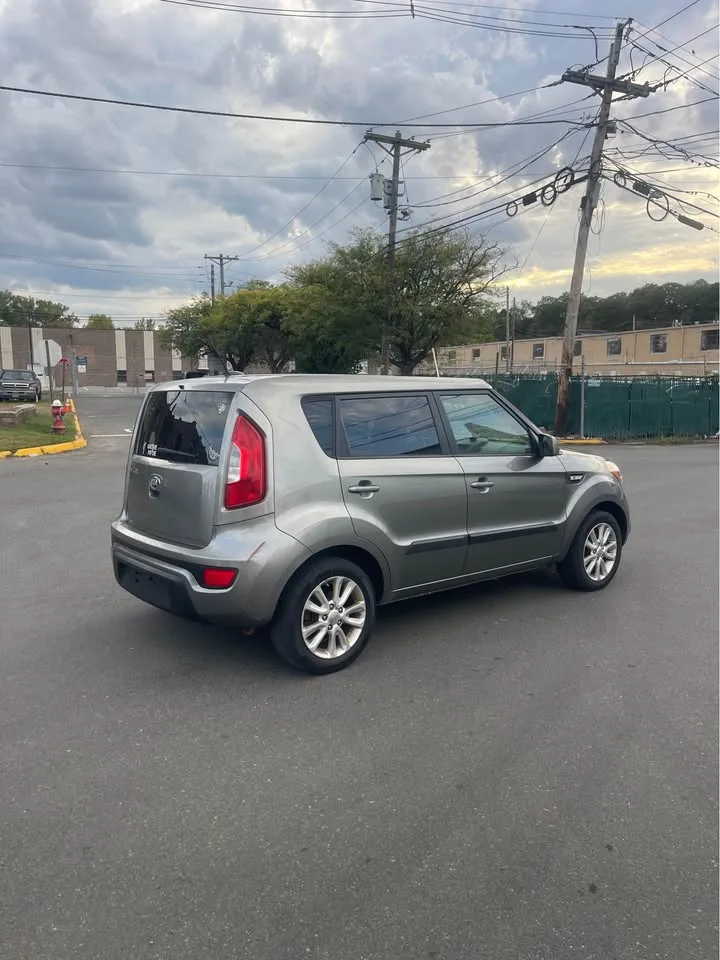 2013 Kia Soul · Wagon 4D image indicator(7)