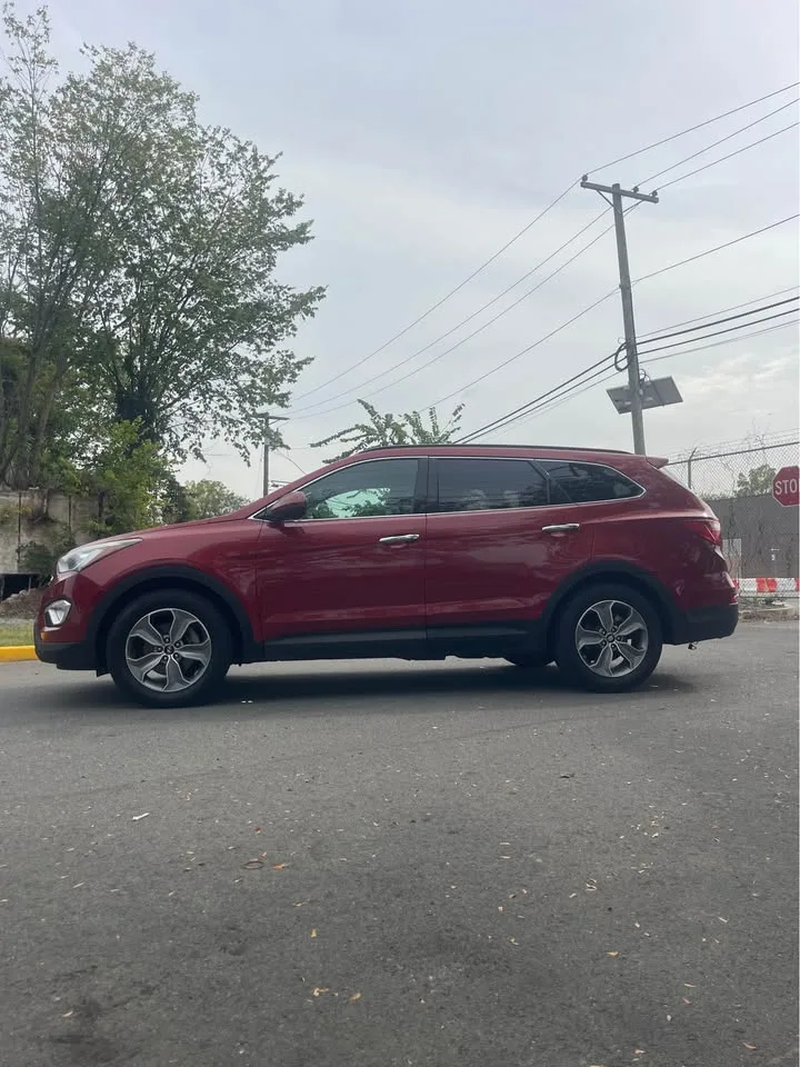 2016 Hyundai Santa Fe SE Sport Utility 4D image indicator(10)