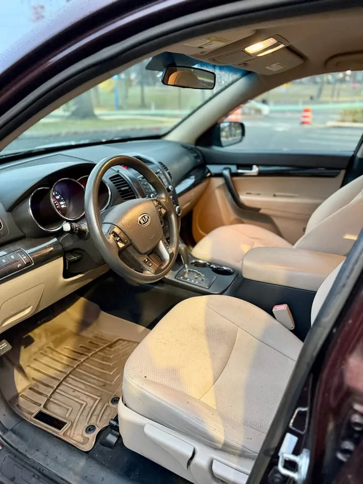 2012 Kia Sorento · EX Sport SUV 4D image indicator(9)