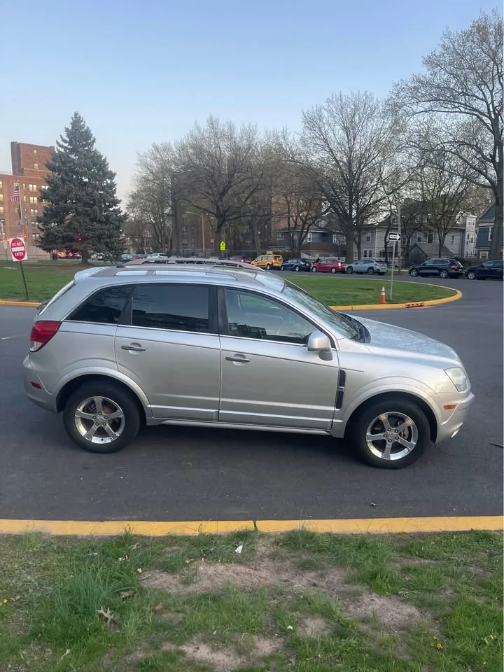 2012 Chevrolet Captiva Sport · LTZ Sport Utility 4D image indicator(2)