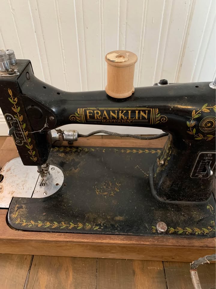 Antique Sears electric sewing machine - photo 2