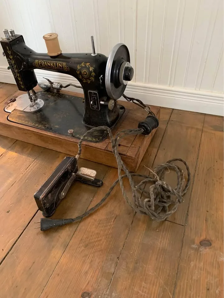 Antique Sears electric sewing machine image indicator(3)