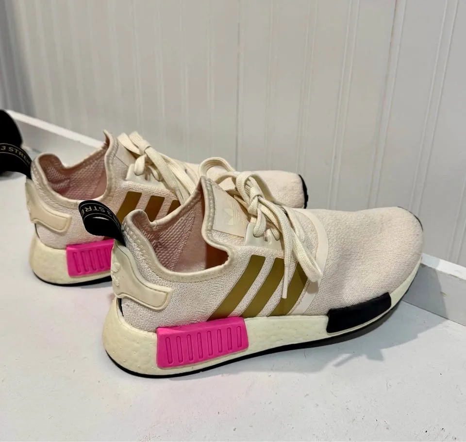 Adidas NMD R1 womens shoe size US 6-screaming pink thumbnail