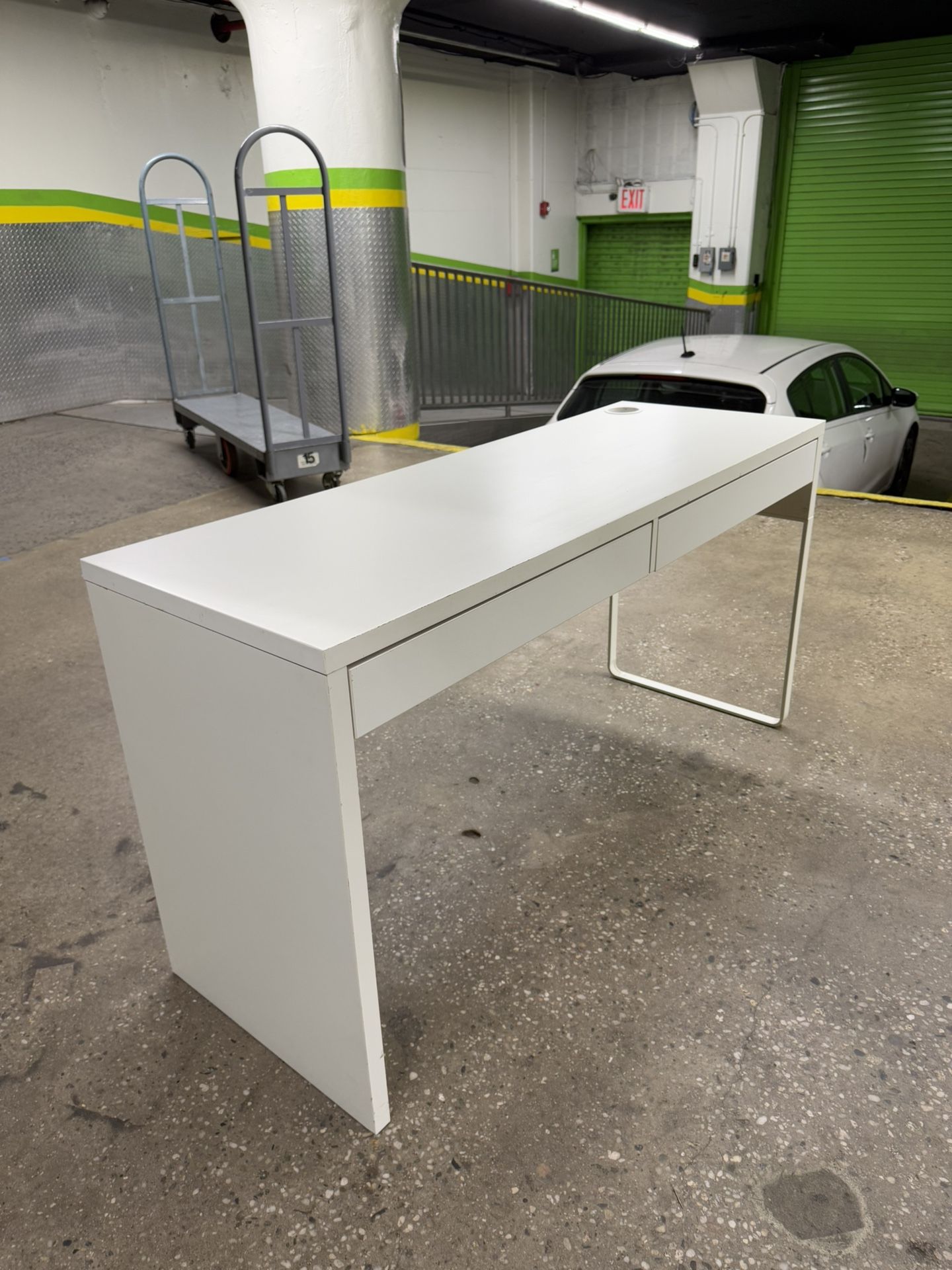 Micke Office Desk