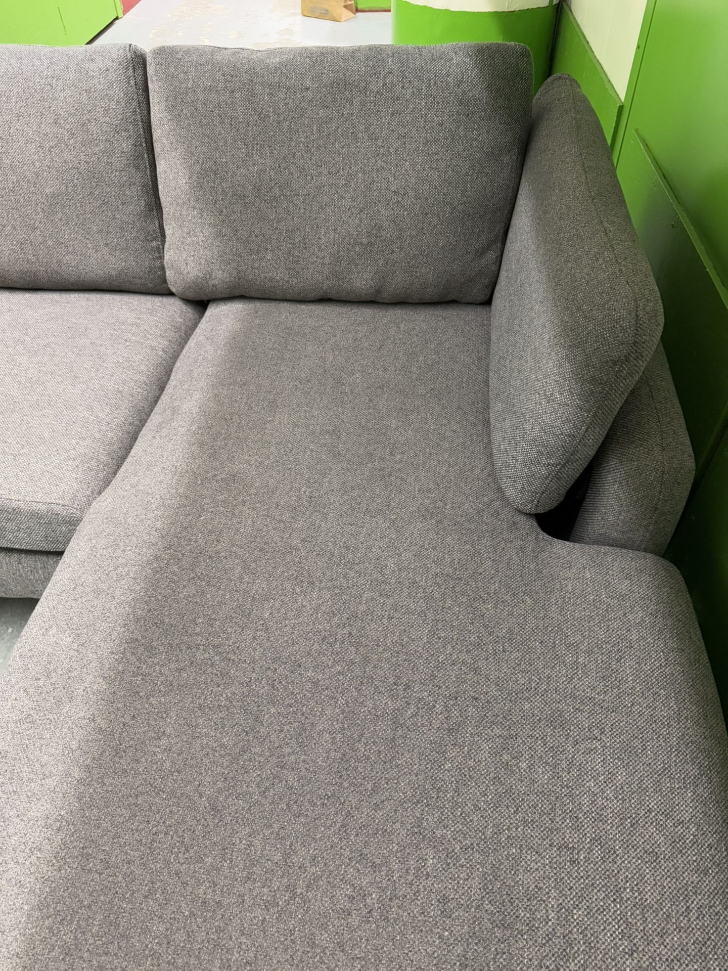 Modern Gray Sectional Sofa with Chaise — FREE DELIVERY - photo 5