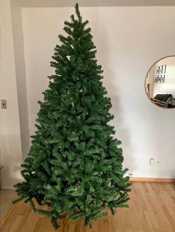 7.5ft artificial Christmas Tree