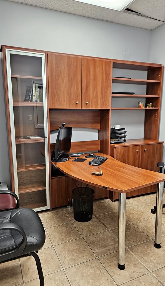 Large Executive Office Desk with Hutch & Storage