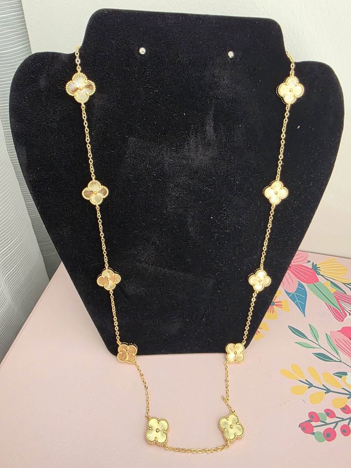 18k Gold Plated Clover Necklace - photo 2