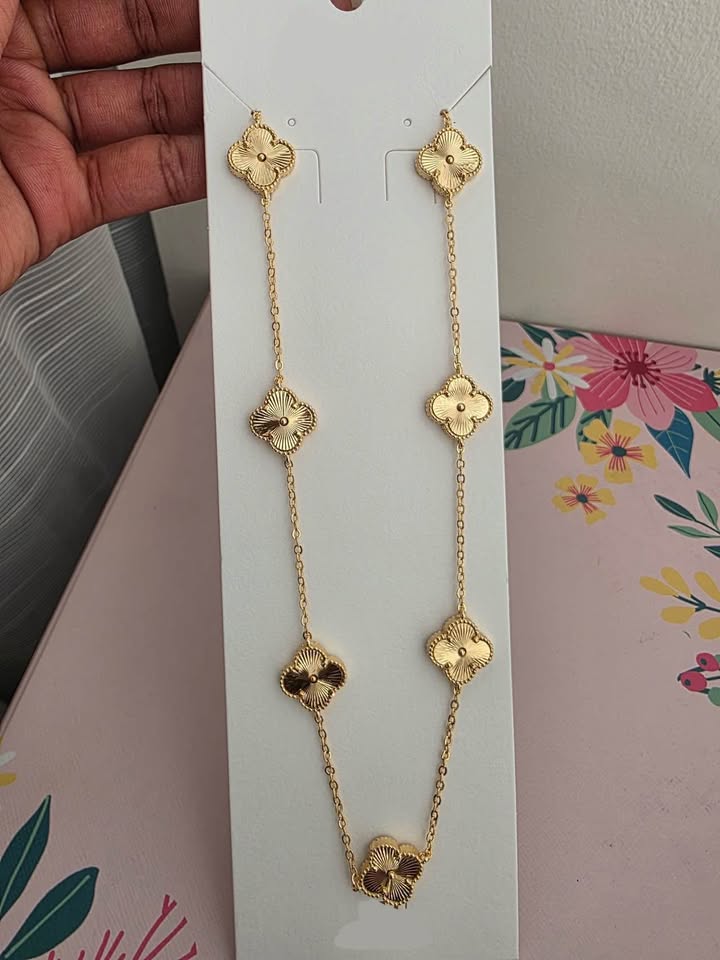 18k Gold Plated Clover Necklace - photo 5