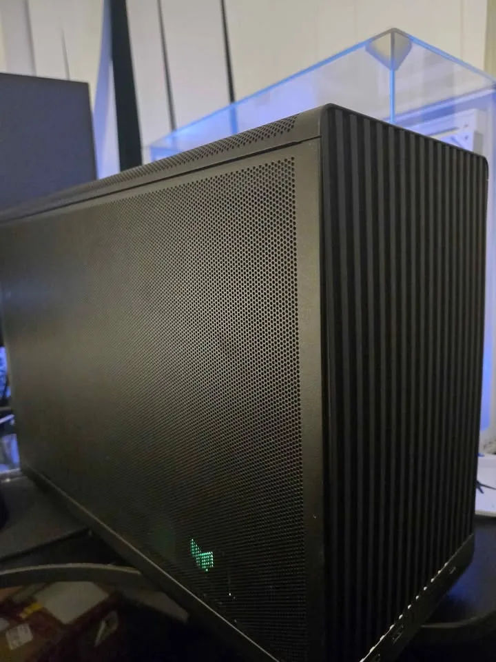 Low key high end gaming pc 7900xtx+7800x3d image indicator(2)