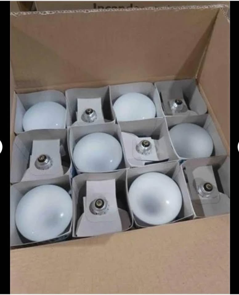 Lot Of 12 Philips BR30 Reflector Flood Light Bulbs - photo 3