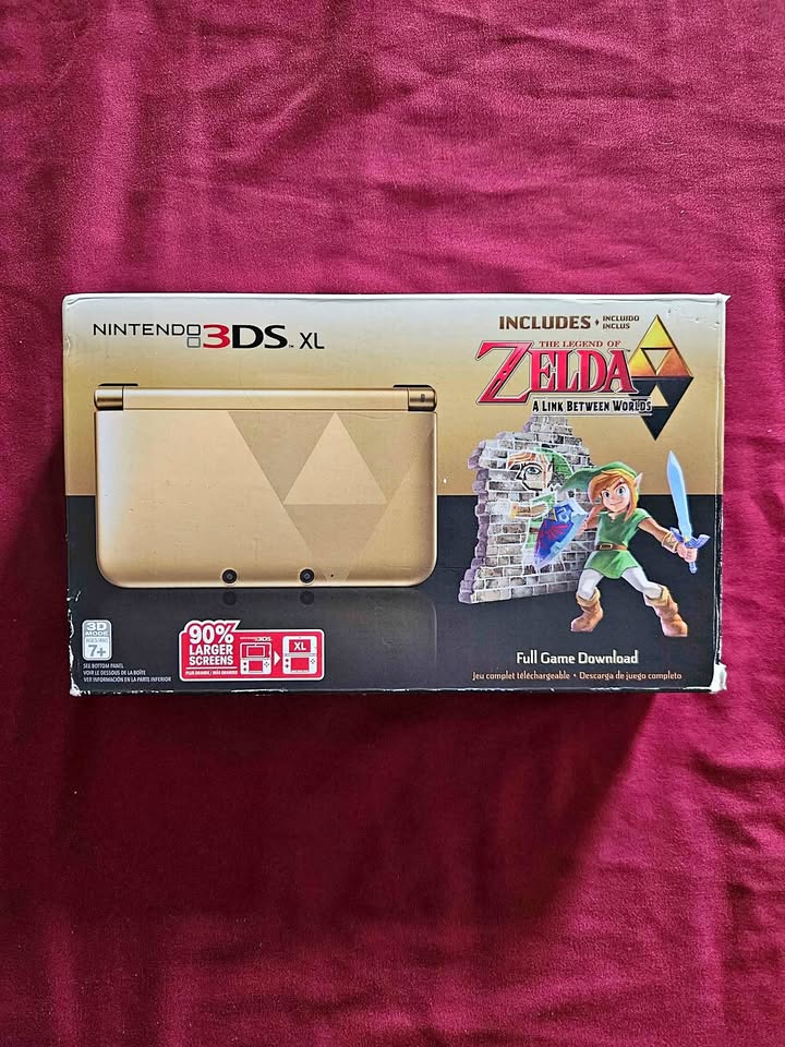 Nintendo 3DS - A Link Between Worlds Limited Edition