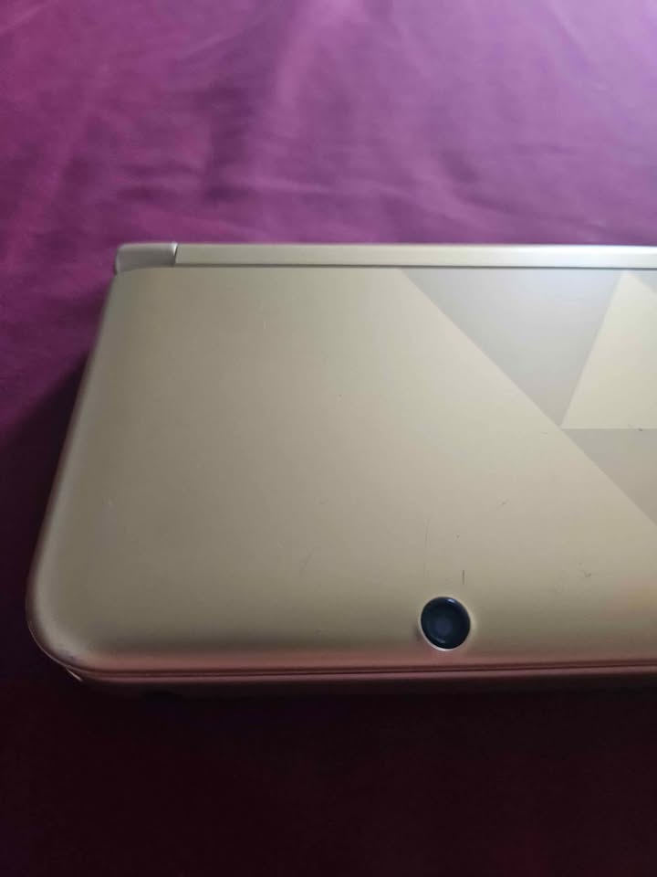 Nintendo 3DS - A Link Between Worlds Limited Edition - photo 5