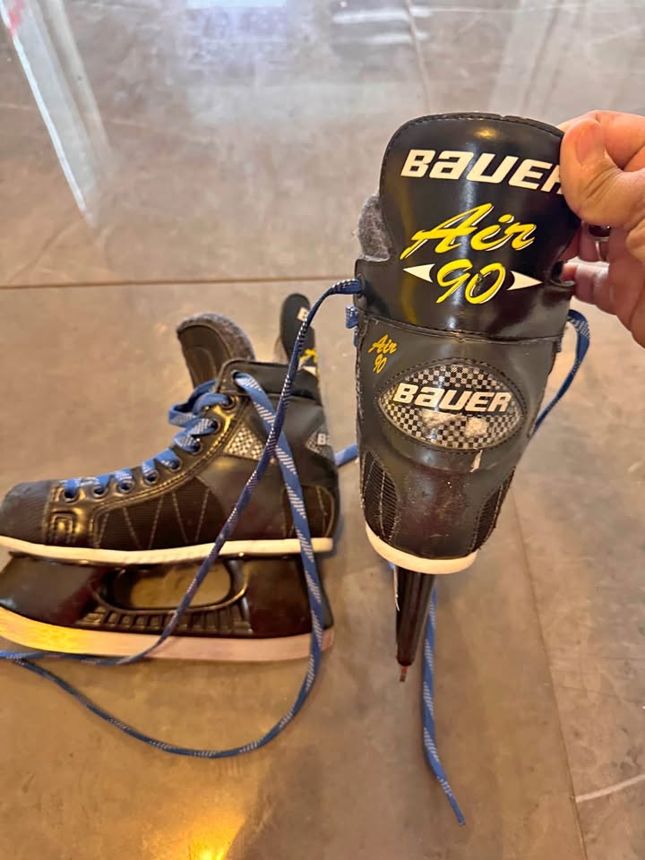 Eddie Bauer Skated size 10 kids