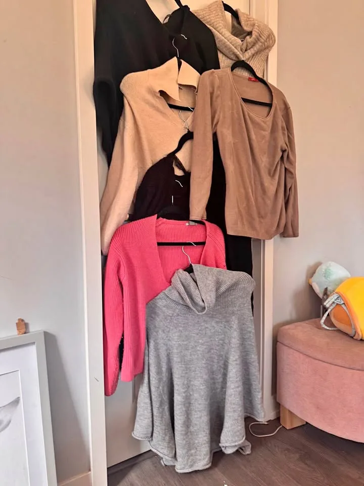 Size M/L sweaters lot thumbnail
