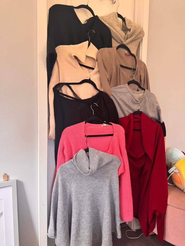Size M/L sweaters lot - photo 5