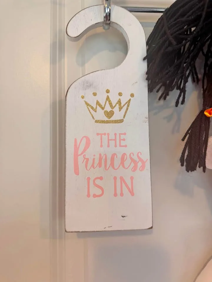 Small sign for girls room thumbnail