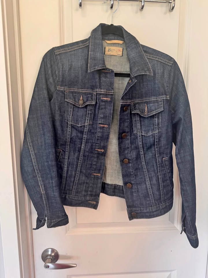 Denim Jacket/ Jeans jacket M