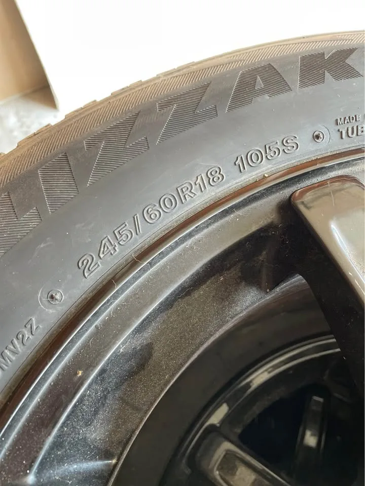 Winter tire and rims for sale image indicator(3)