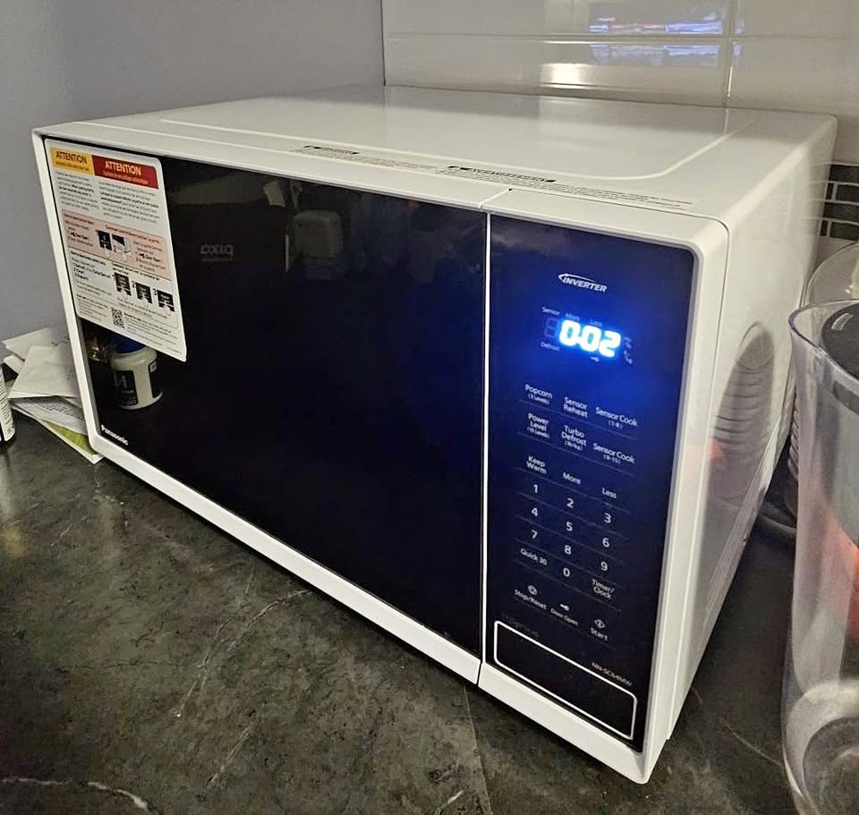 Panasonic Microwave Oven – Powerful & Sleek!