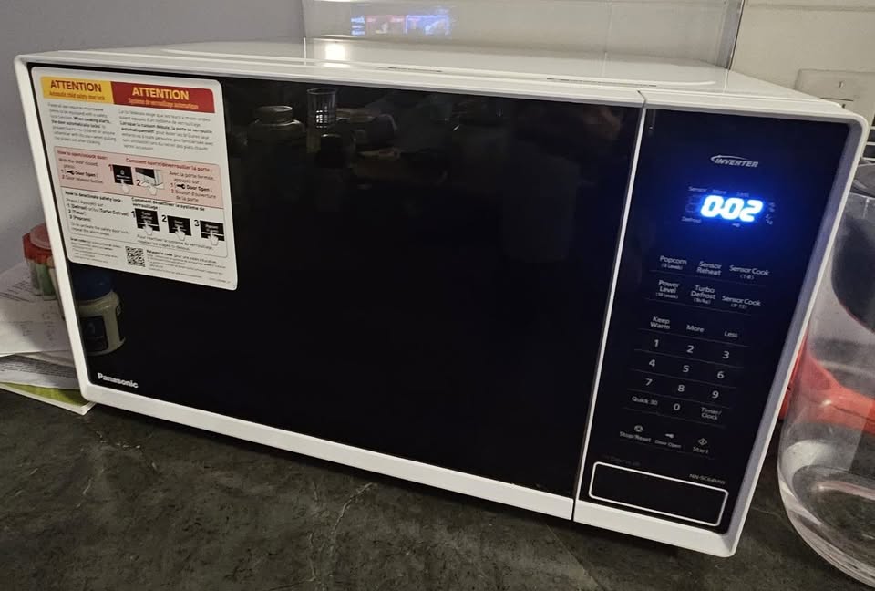 Panasonic Microwave Oven – Powerful & Sleek! - photo 2