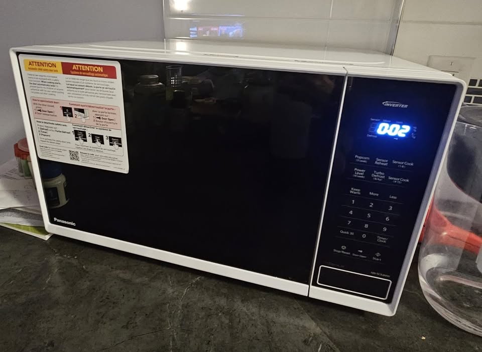 Panasonic Microwave Oven – Powerful & Sleek! - photo 3