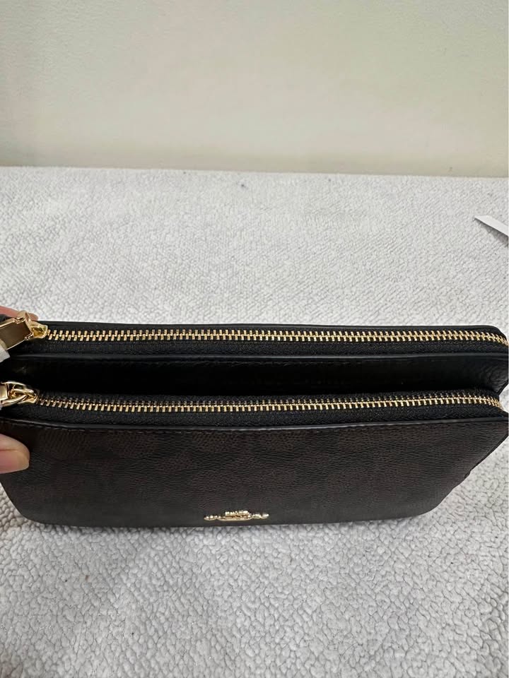 Brand New Coach Double Zip Wristlet - photo 4