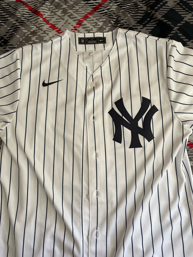 New York Yankees 27 Stanton Jersey Medium with hat S/M - photo 2