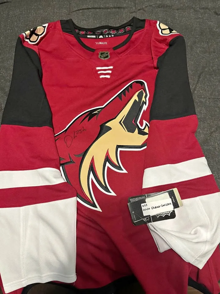 Oliver Ekman-Larsson Signed Jersey thumbnail
