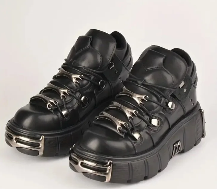 NEW Women's Metal Decor Platform Sneakers, Size 7 image indicator(3)