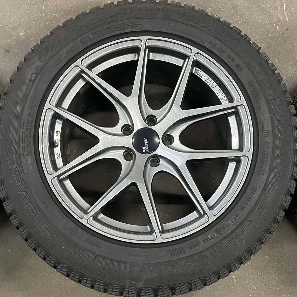 18 INCH PORSCHE MACAN WINTER PACKAGE USED - photo 3