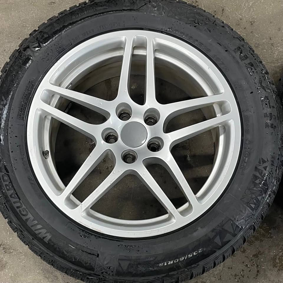 18 INCH PORSCHE MECAN WINTER PACKAGE USED - photo 2