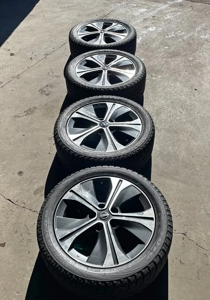 17 INCH NISSAN LEAF EV WINTER PACKAGE thumbnail