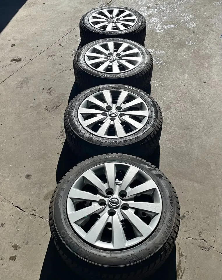 16 Inch Nissan Leaf EV Winter package thumbnail