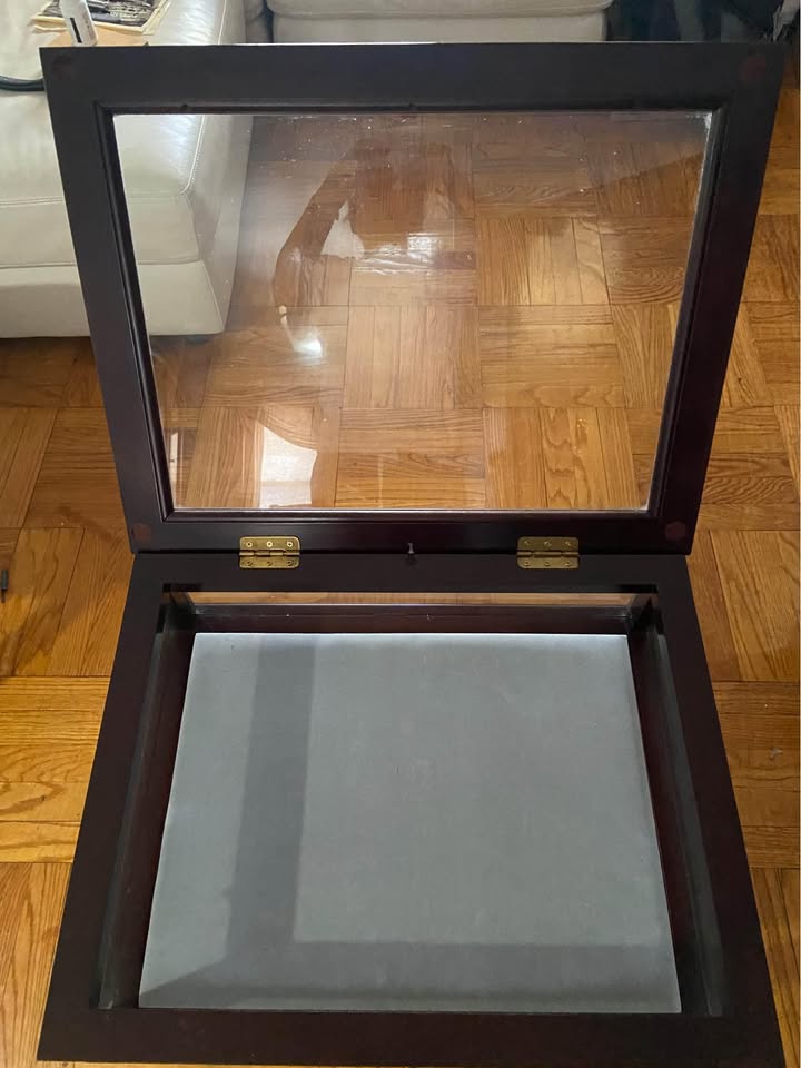 Bombay Co Display Case End Table - photo 3