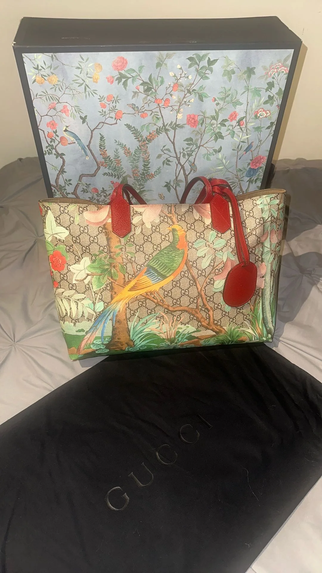 Beautiful Gucci Tote Bag thumbnail