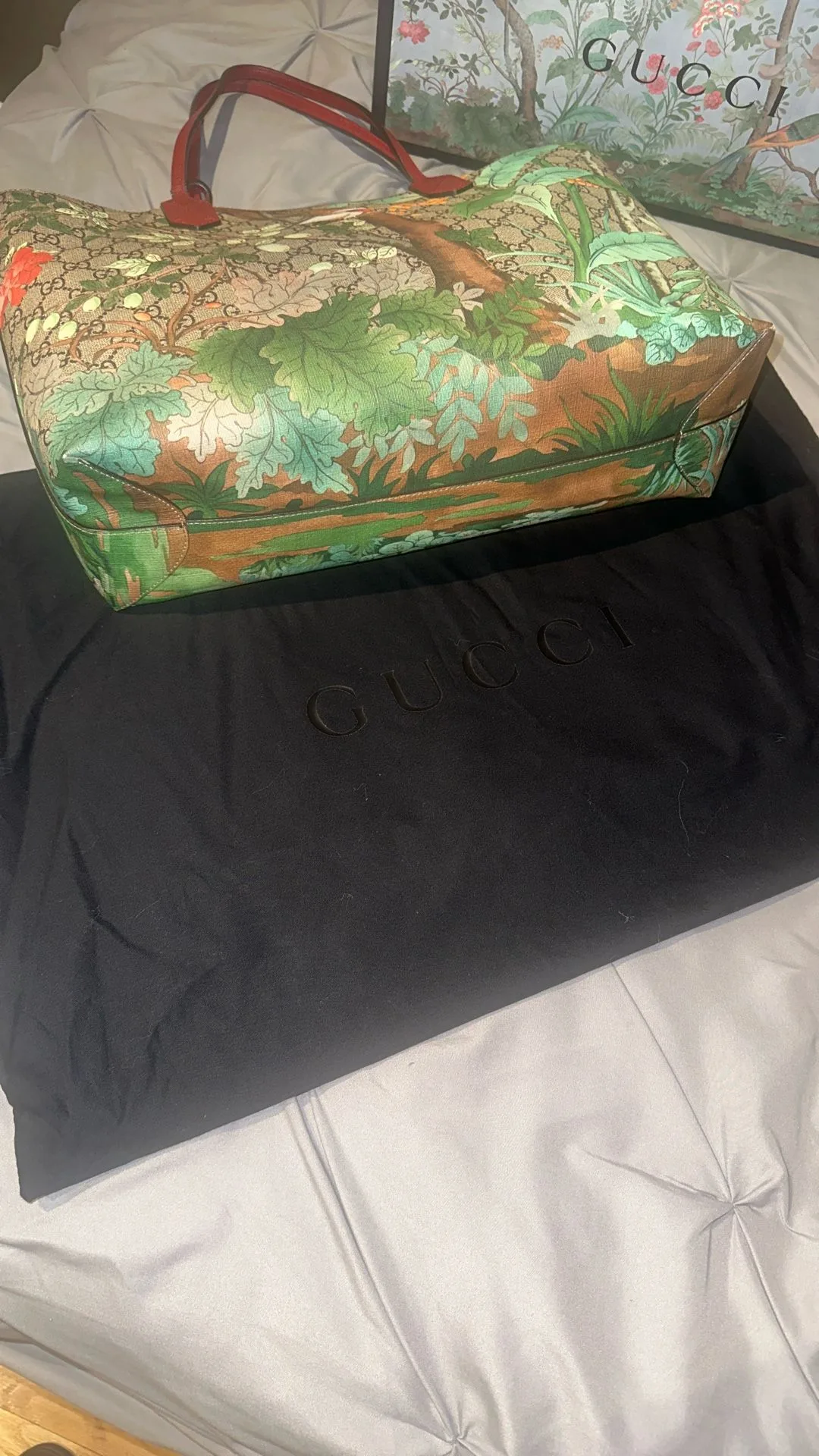 Beautiful Gucci Tote Bag image indicator(5)