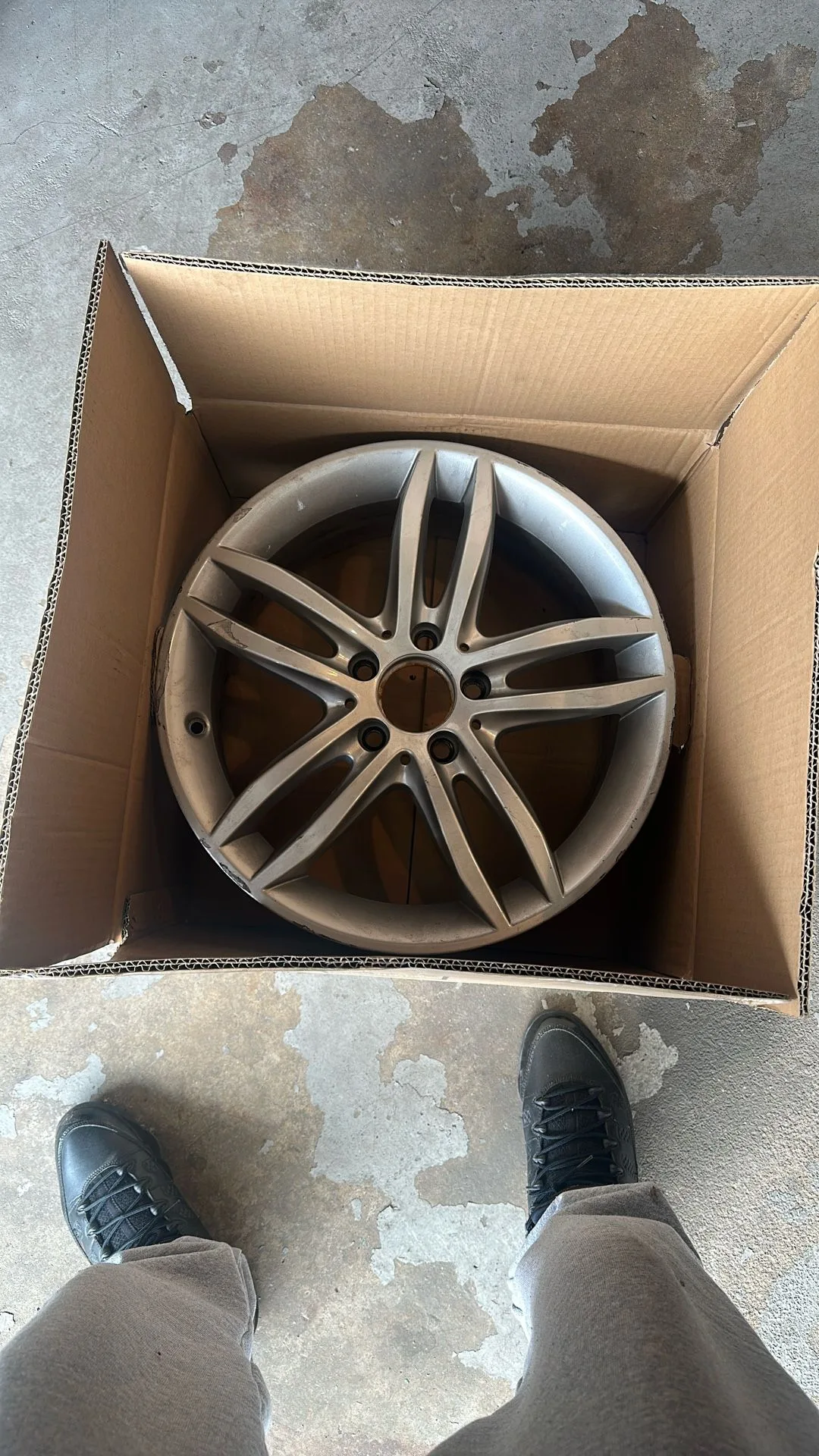 Used Mercedes 2014 C300 4Matic Rim thumbnail