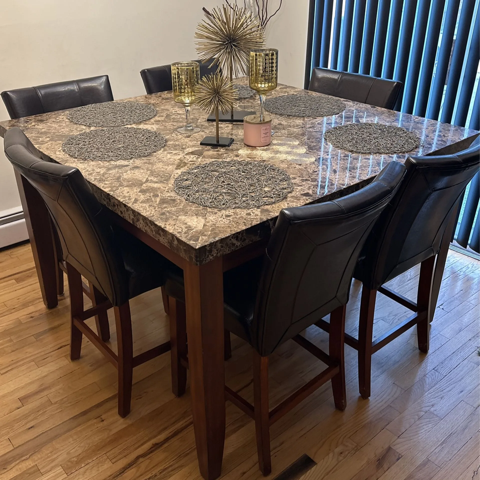 Table For 6 image indicator(2)