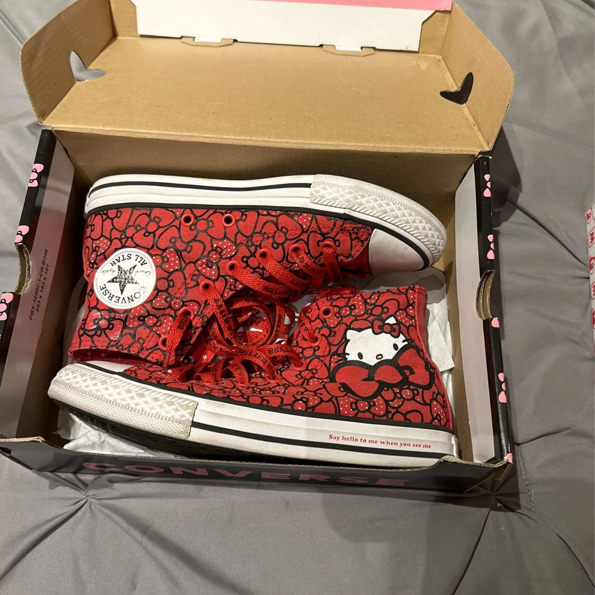 Hello Kitty Converse Sneaker image indicator(2)