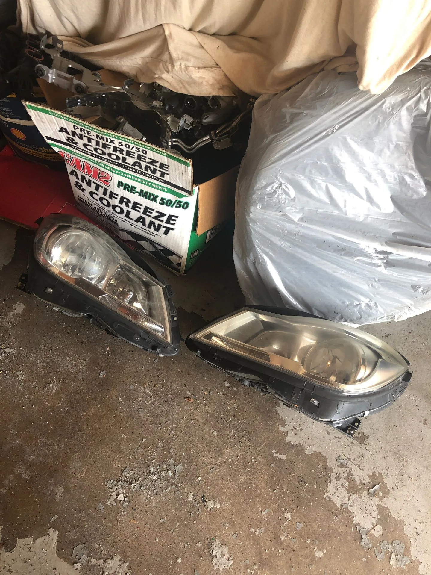Head lights for a 2014 Mercedes C-300 4matic thumbnail