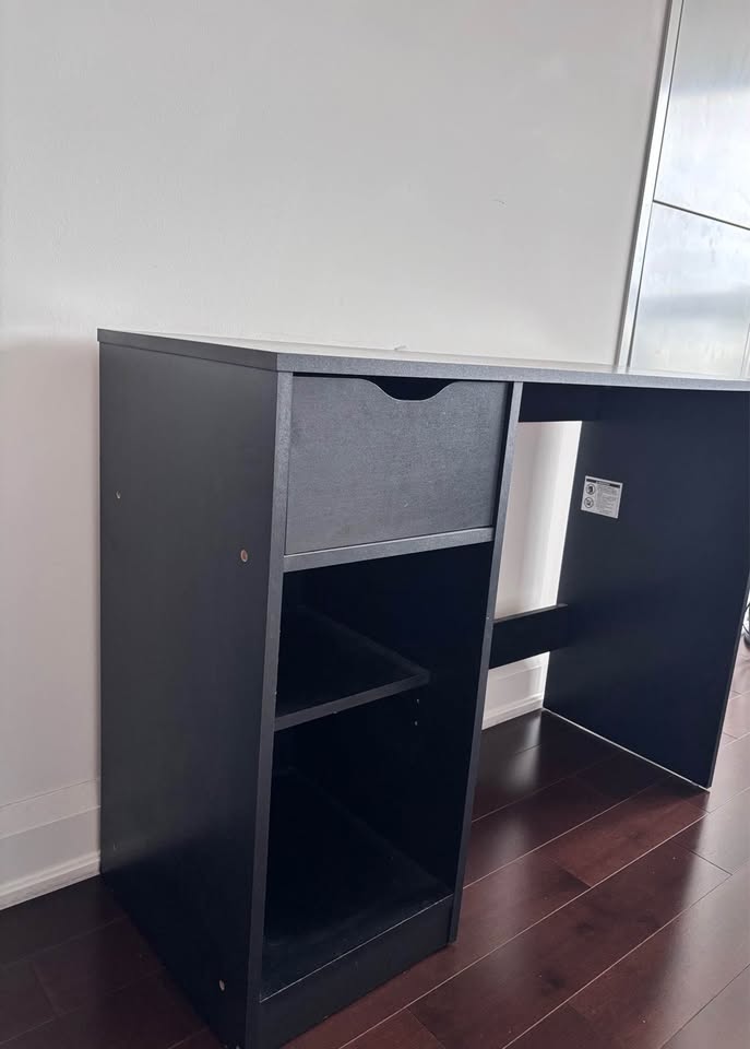 Desk/Table - photo 2