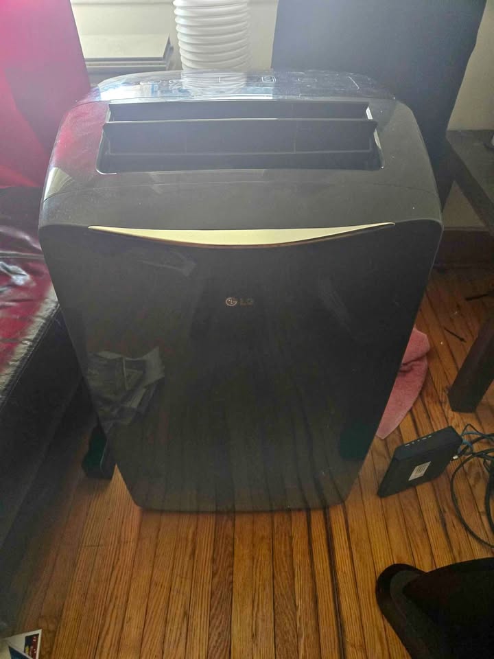 LG 14000 BTU Portable Air Conditioner