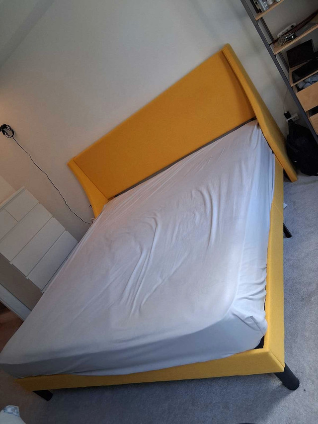 King size bed + mattress