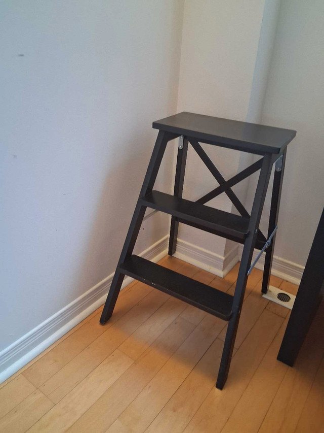 Foldable stool