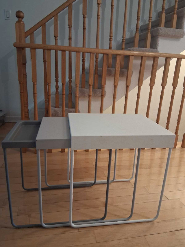 Sliding coffee tables
