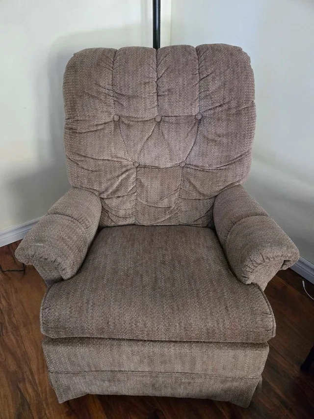 Rocking chair thumbnail